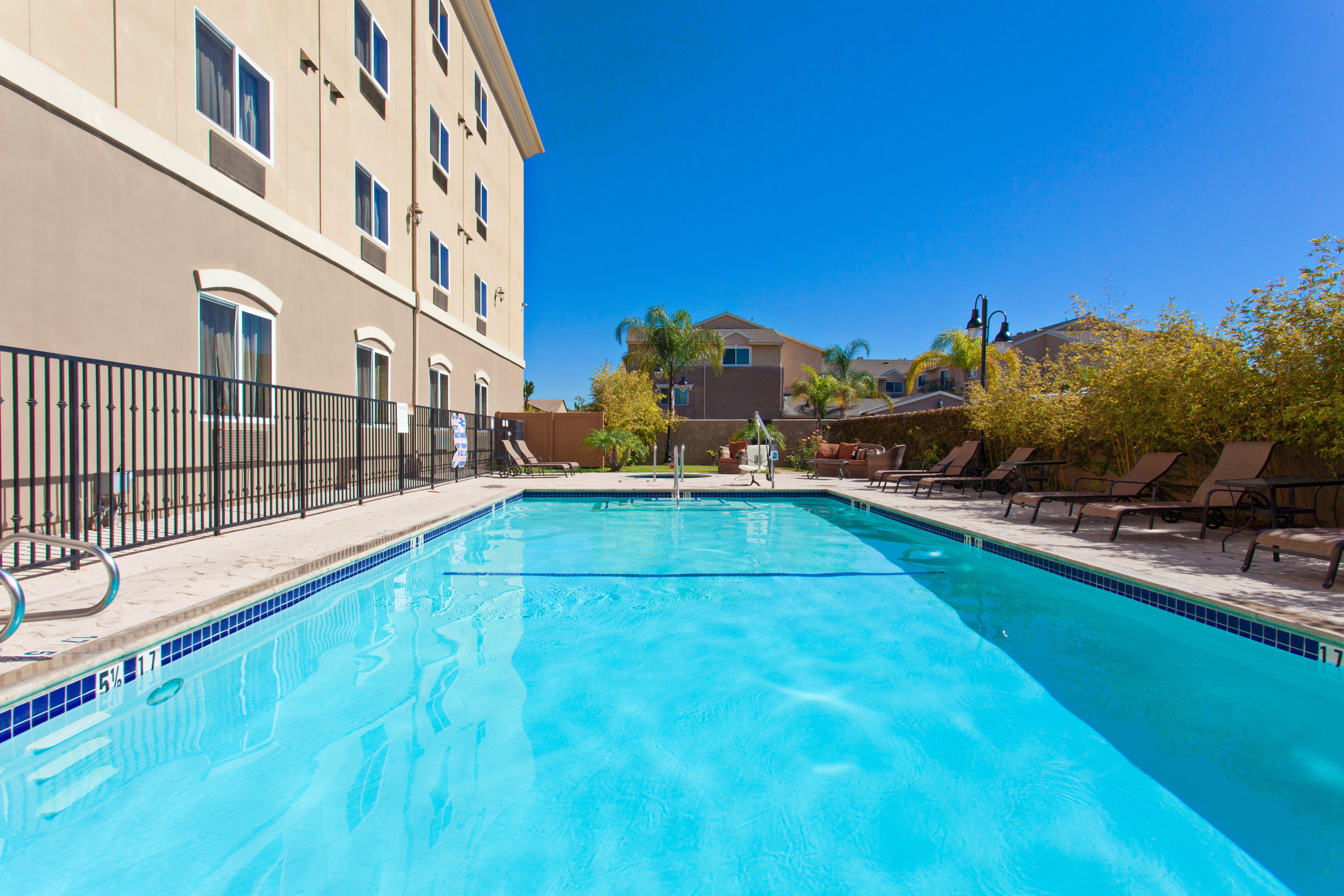 Holiday Inn Express Hotel & Suites Los Angeles Airport Hawthorne By Ihg Exterior foto