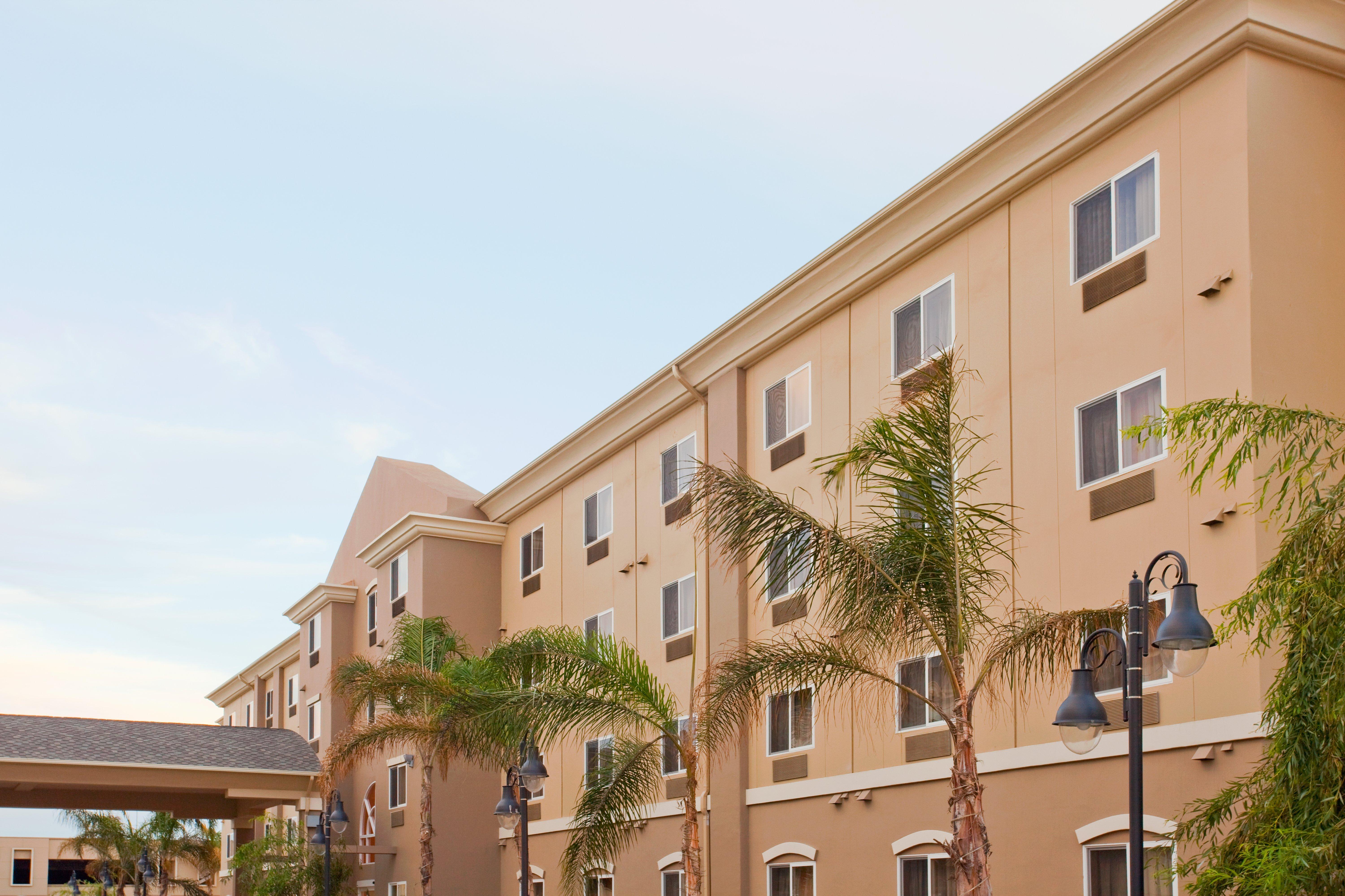 Holiday Inn Express Hotel & Suites Los Angeles Airport Hawthorne By Ihg Exterior foto