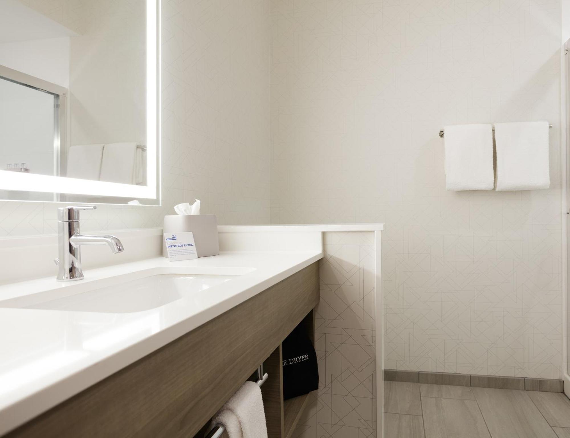 Holiday Inn Express Hotel & Suites Los Angeles Airport Hawthorne By Ihg Exterior foto
